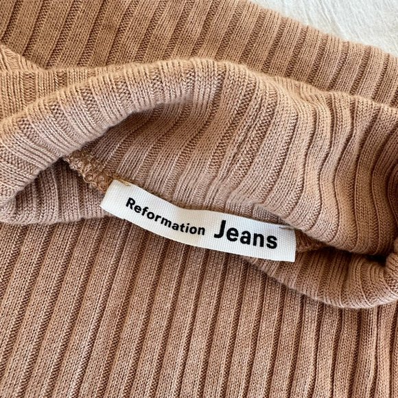 Reformation Tops - Reformation Cropped Ribbed Top